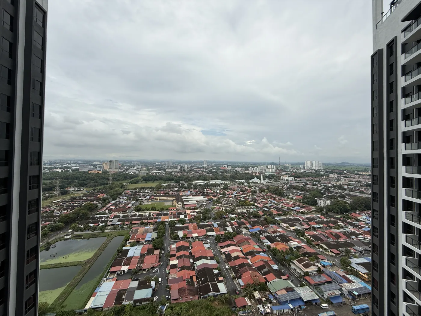 从GEM Residences看到的高层实际陆地景观