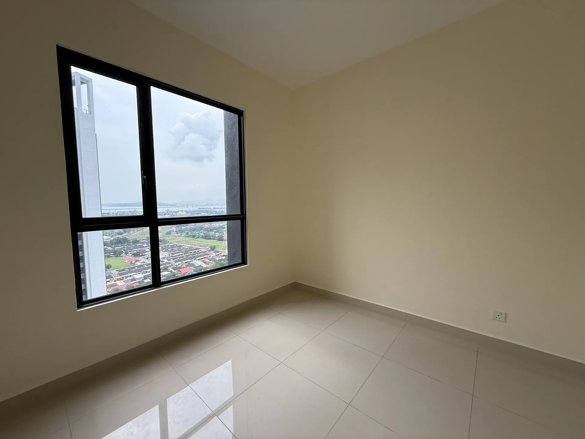 GEM Residences — 实际宝石居住地 8805