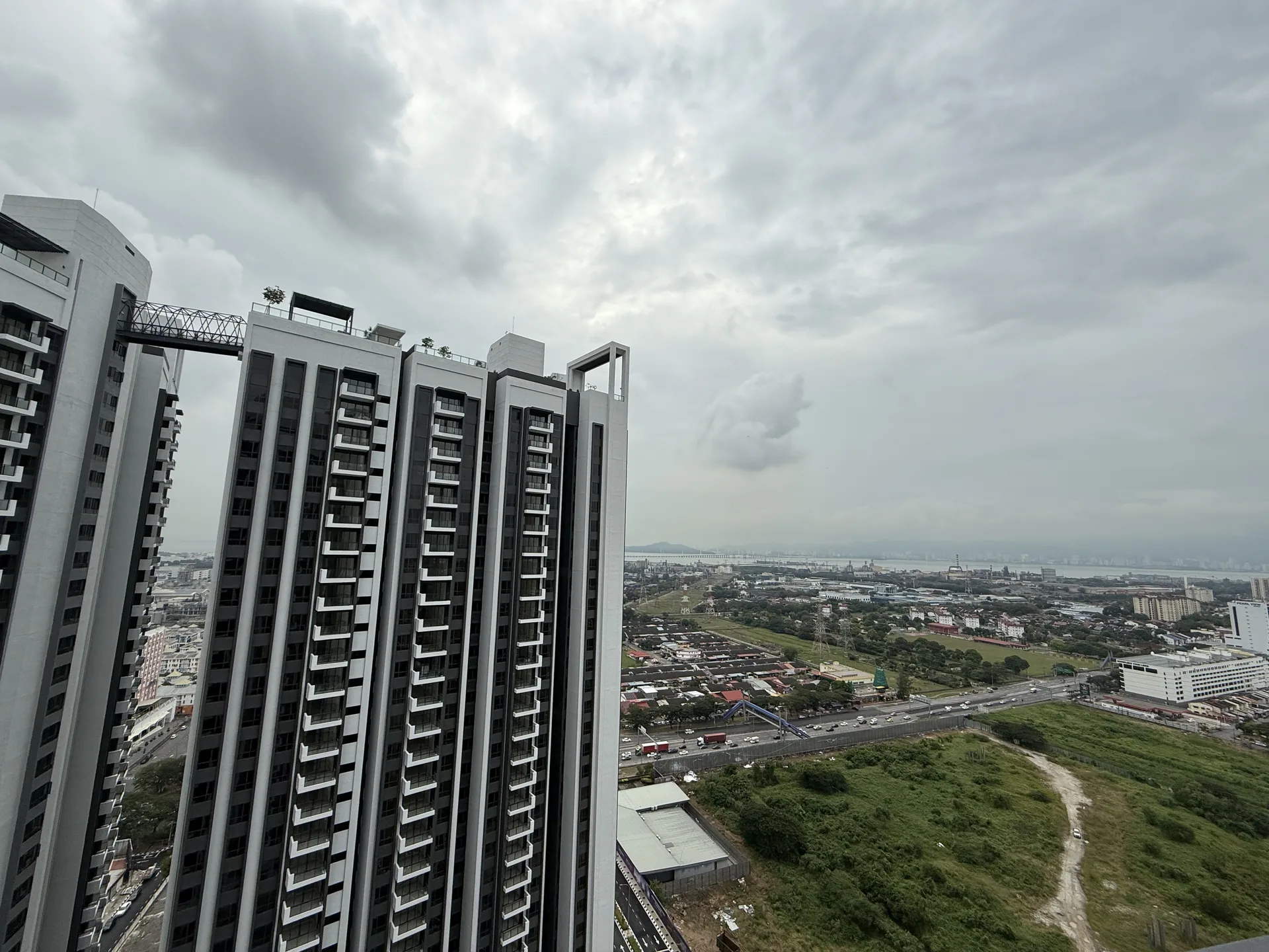 GEM Residences — 实际宝石居住地 8812