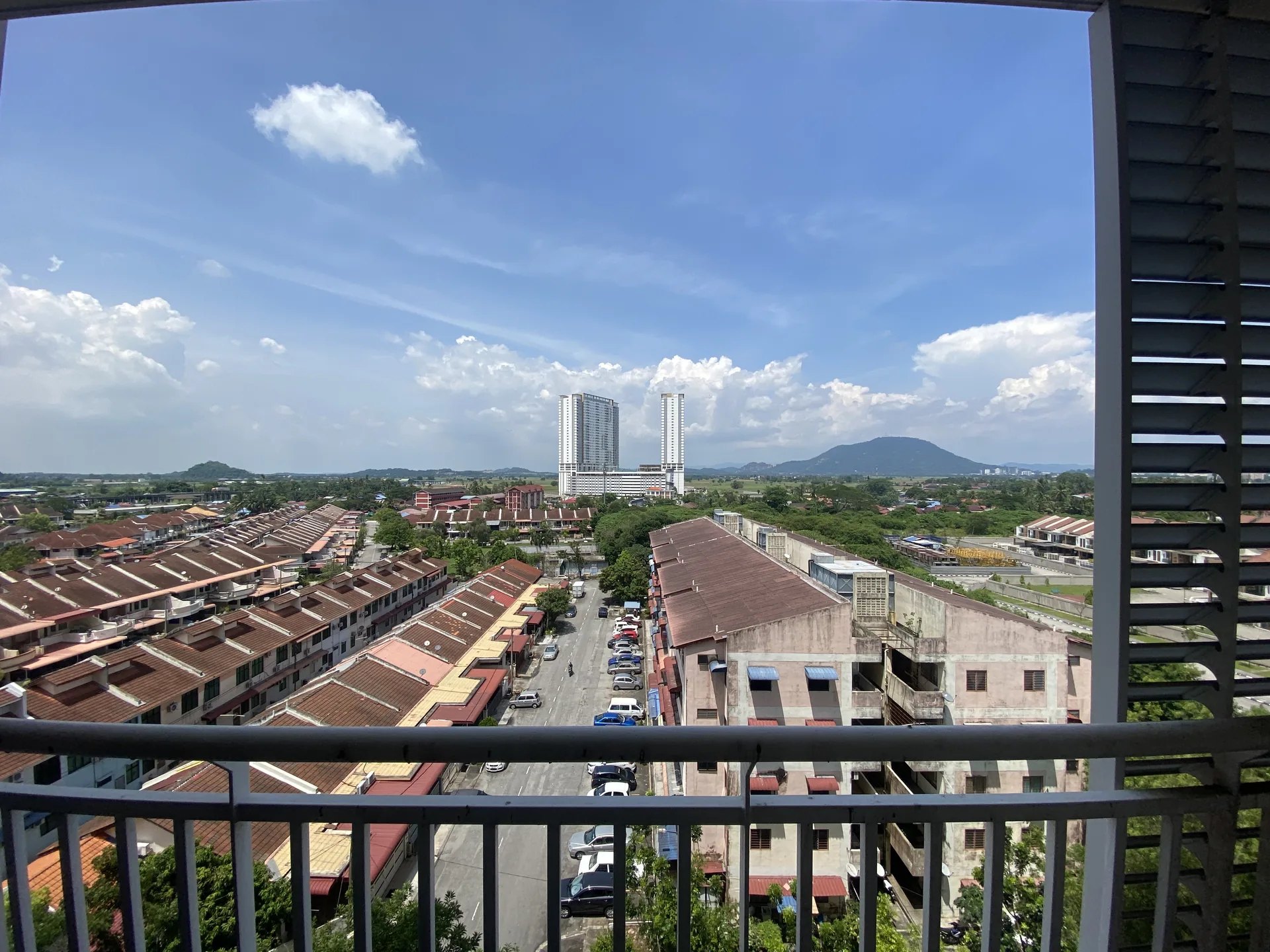 Primero Heights — Actual unit and facility view