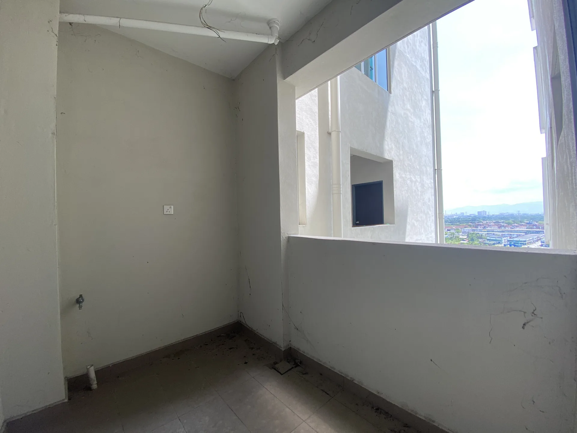 Primero Heights — Actual unit and facility view