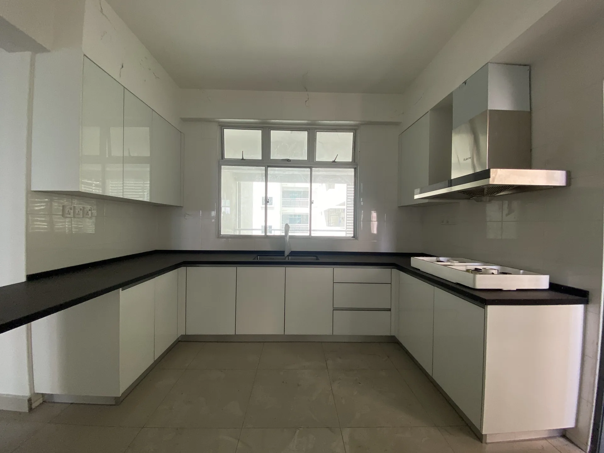 Primero Heights — Actual unit and facility view