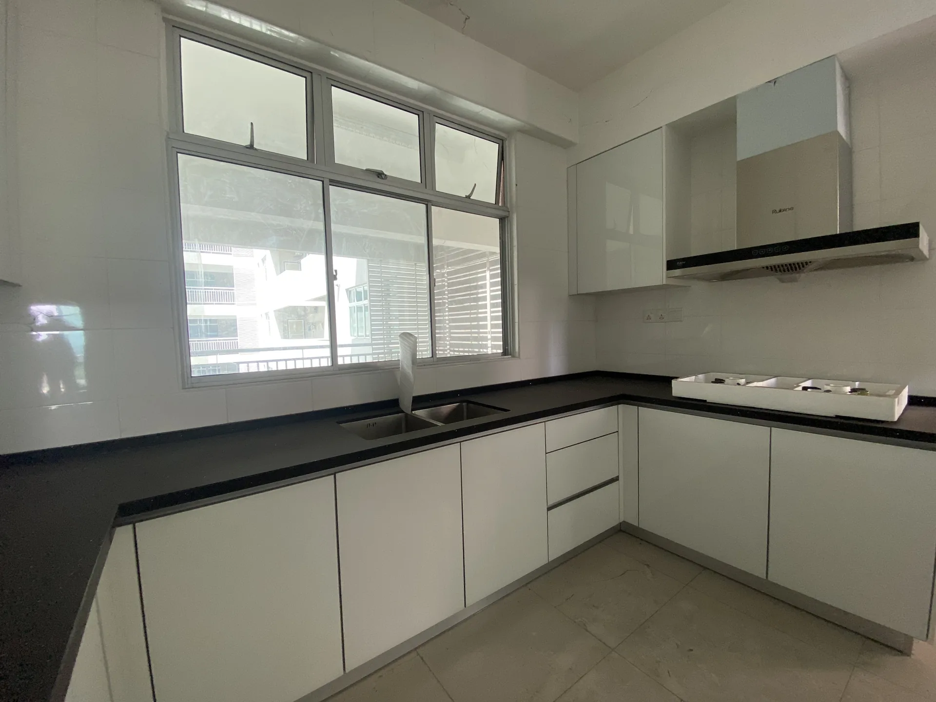 Primero Heights — Actual unit and facility view