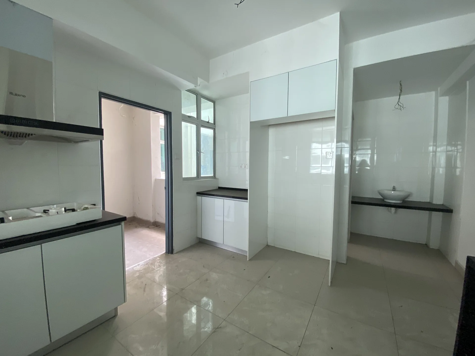 Primero Heights — Actual unit and facility view