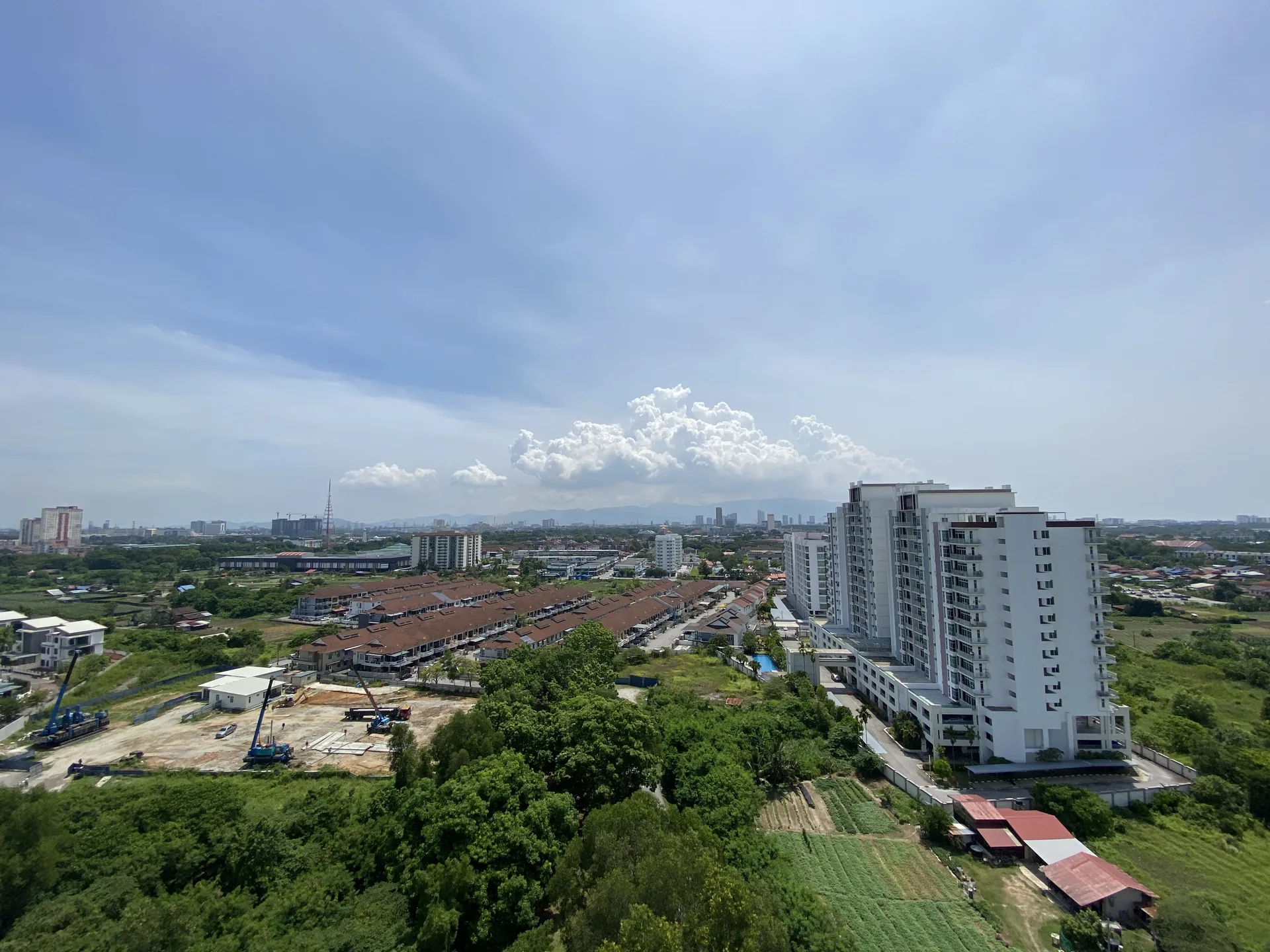 Primero Heights — Actual unit and facility view