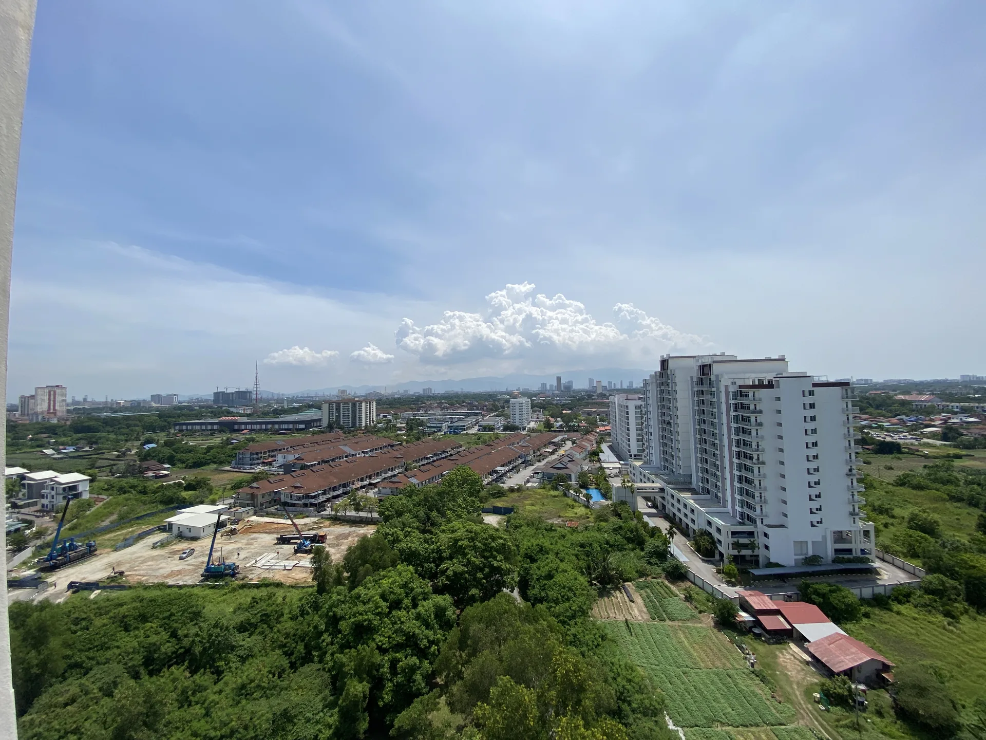 Primero Heights — Actual unit and facility view