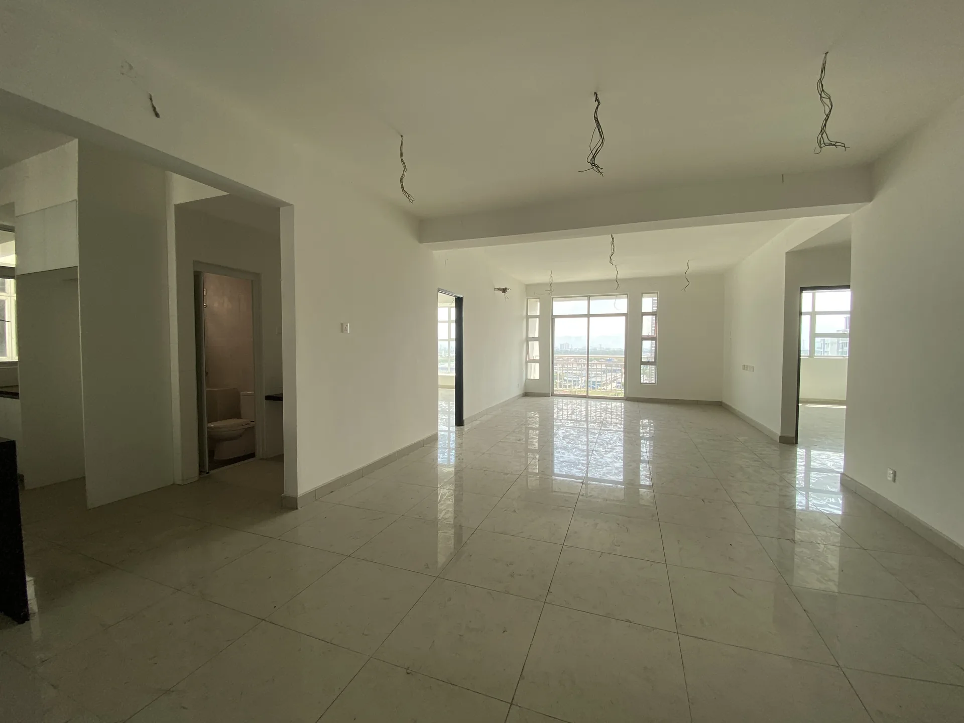 Primero Heights — Actual unit and facility view