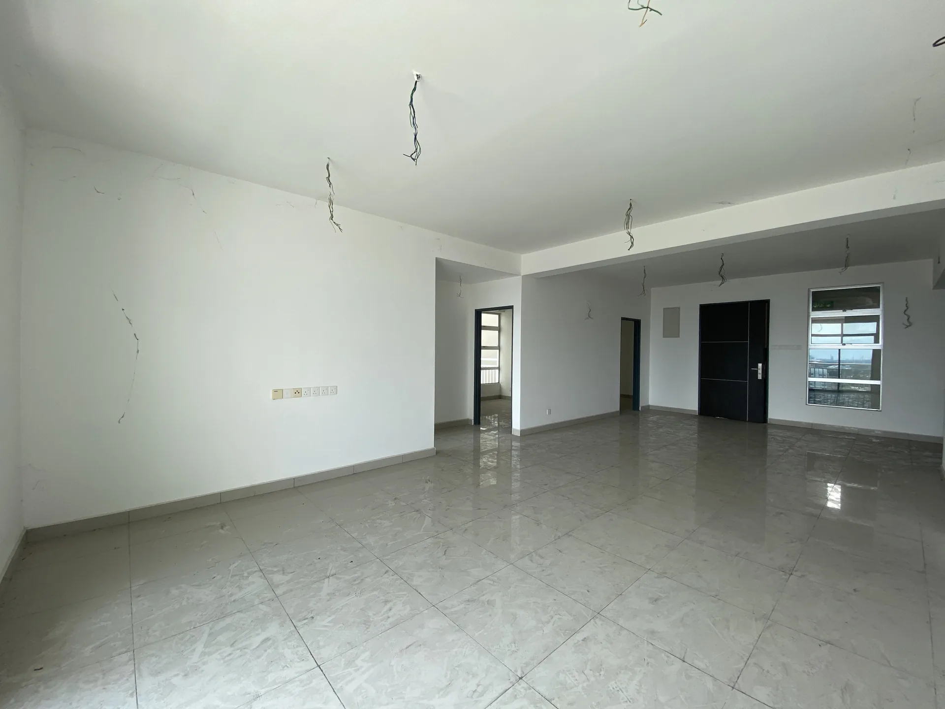 Primero Heights — Actual unit and facility view